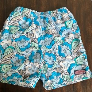 Boys Vineyard Vines swim trunks size M (12-14)